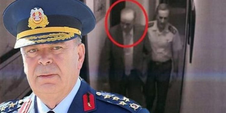 Köprüdeki hareketliliği öğrenen Abidin Ünal, “haydi düğüne devam edelim” demiş!