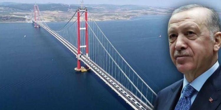 Çanakkale Köprüsü'nde ücretsiz geçiş sona erdi; feribot kuyruğu oluştu