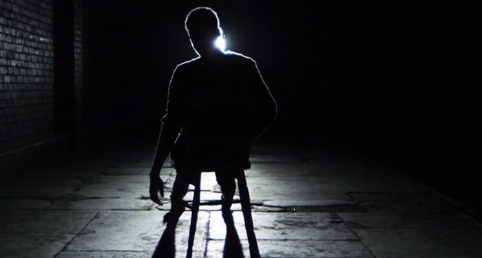 Çarmıhını sırtında taşıyan İsa