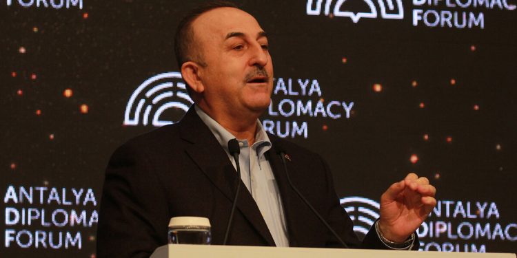 Çavuşoğlu: Mariupol’daki tahliyeler için Lavrov’dan destek istedik