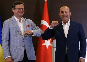 Çavuşoğlu ile Kuleba buluştu: ‘Garantör ülke’ açıklaması