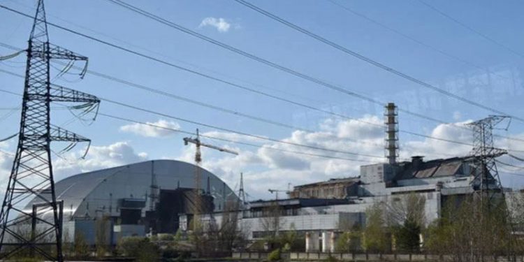 Çernobil'de sinyal koptu, Ukraynalı personeller mahsur