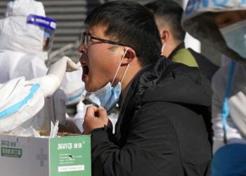 Çin'de 17,5 milyon nüfuslu Şıncın kenti Covid-19 vakaları nedeniyle karantinaya alındı