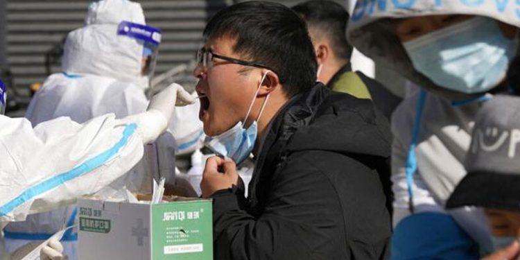 Çin'de 17,5 milyon nüfuslu Şıncın kenti Covid-19 vakaları nedeniyle karantinaya alındı