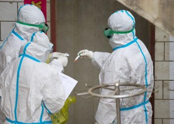 Çin'de son 24 saatte 1366, Hong Kong'da 13 bin 74 Covid-19 vakası tespit edildi