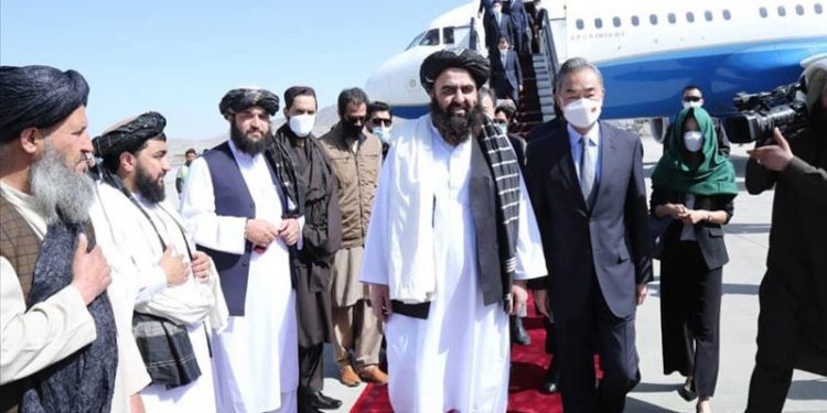 Çin'den Taliban'a ilk üst düzey ziyaret: Dışişleri Bakanı Wang Yi Kabil'de