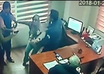 Ödeyemediği faturaları için yardım istedi; darp edildi, dışarı atıldı