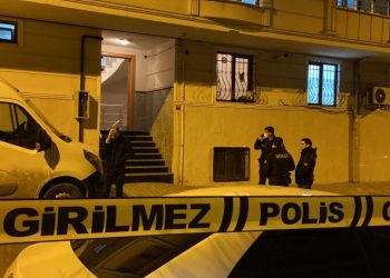 Önce komşusunu sonra eşini öldürdü, ardından canına kıydı