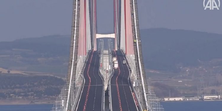 Ücretsiz geçiş sona erdi! ‘200 liracık’ geçiş ücretini pahalı bulan vatandaşlar 95 TL’lik feribota yöneldi