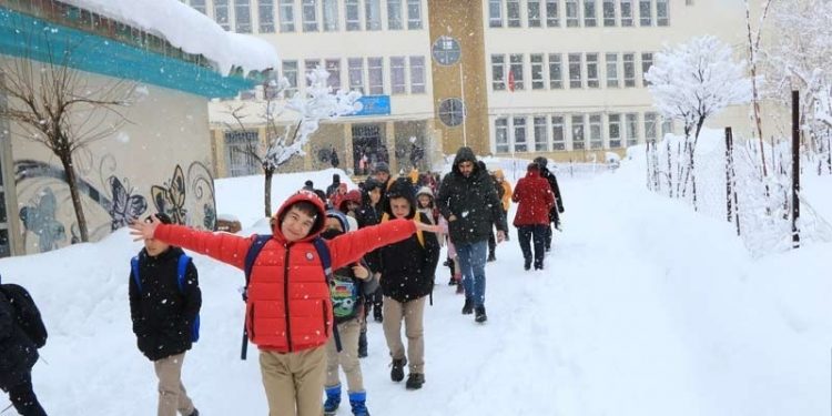 Üç ilde eğitime kar nedeniyle ara verildi