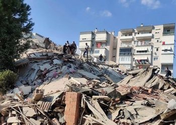 İZDEDA Başkanı: İktidar depremzedeleri ortada bıraktı, AKP’li vekiller bizlerle dalga geçti