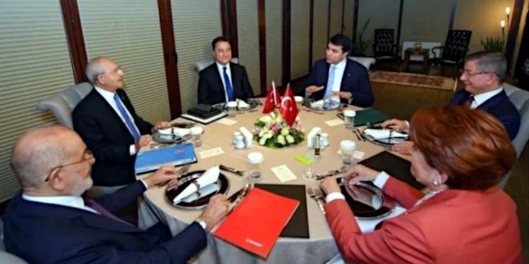 İnce: 6'lı masada oturanların eline Ali Tatar'ın kanı bulaşmıştır; onlarla mı oturacağım ben?