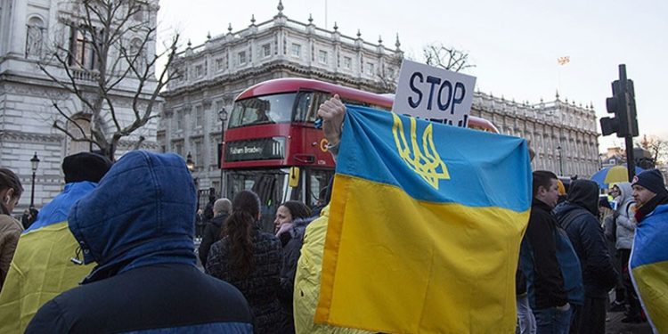 İngiltere, 7 Rus oligarkın 15 milyar sterlin değerindeki varlığını dondurdu