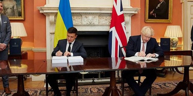 İngiltere Savunma Bakanlığı: 'Lojistik başarısızlıklar ve Ukrayna'nın kararlı direnişi, Rus ilerlemesini yavaşlatıyor'