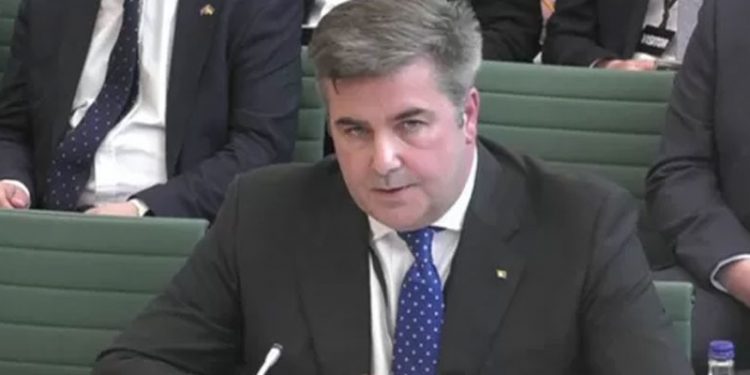 İngiltere hükümetinden bir günde 800 kişiyi işten çıkaran gemicilik şirketinin genel müdürüne istifa çağrısı