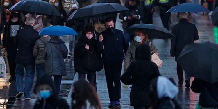 İspanya temel önlemleri kaldırdı: Bundan böyle Kovid-19'a grip muamelesi yapılacak