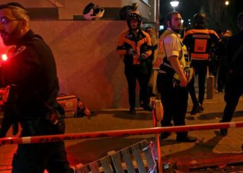 İsrail'deki silahlı saldırıda en az 6 kişi hayatını kaybetti