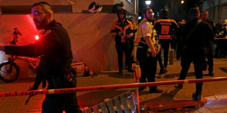 İsrail'deki silahlı saldırıda en az 6 kişi hayatını kaybetti