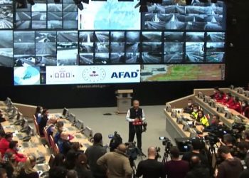 İstanbul Valiliği'nden iki yeni karar: Kamu çalışanlarının idari izini uzatıldı; motosiklet ve elektrikli scooterların trafiğe çıkışı yasaklandı