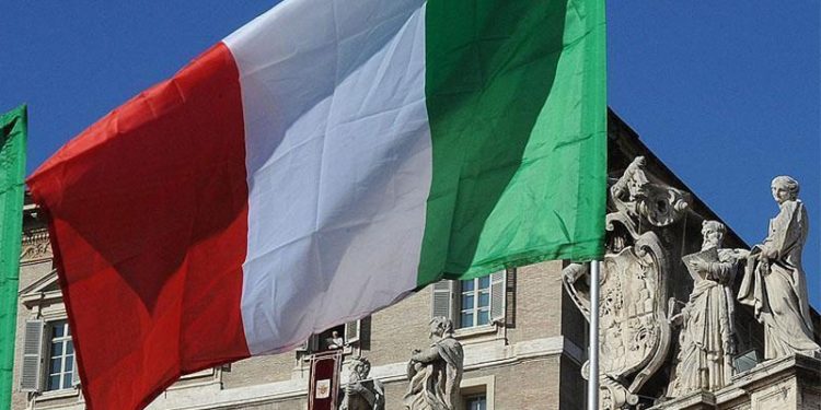 İtalya'da Rus milyarder Mordaşov'un 65 milyon euroluk yatına el konuldu