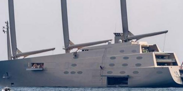 İtalya'da Rus oligarkın 530 milyon euroluk yatına el koyuldu