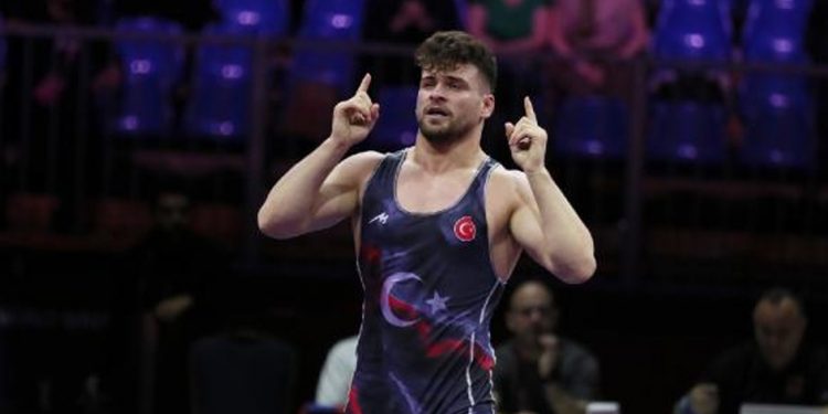 İğneyle maça çıkan Osman Göçen bronz madalya kazandı