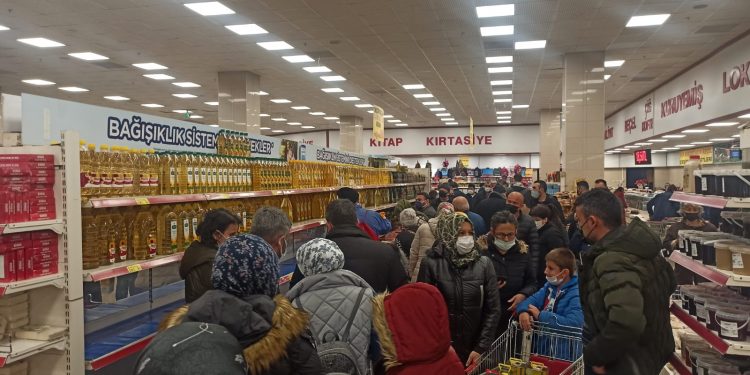 ‘Sıvı yağ’ sorununa polisiye çözüm: 45 Twitter kullanıcısı hakkında işlem