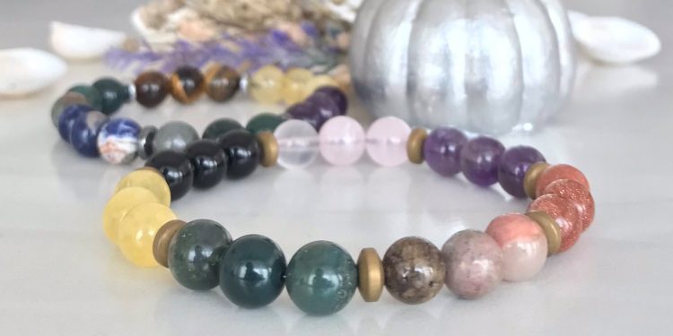 ‘Şifalı taş yoktur’ diyen YouTuber karakolluk oldu: ‘Ticari itibarlarını zedelemişim’