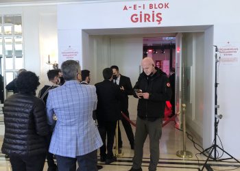 “Basın özgürlüğü” vaat eden 6 muhalefet partisi tarihi toplantıya gazeteciyi almadı