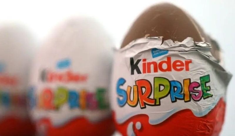 İngiltere'de Kinder Surpriz krizi: Salmonella riskine karşı iki parti ürün geri çağrıldı