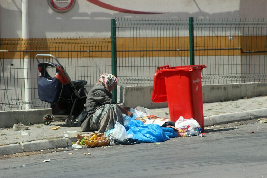 ‘Birkaç anne çöpte bile yiyecek bulamadığını söyledi, kıtlık konuşacağız yakında’