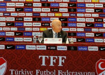 Türkiye Futbol Federasyonu Başkanı Nihat Özdemir görevinden istifa etti