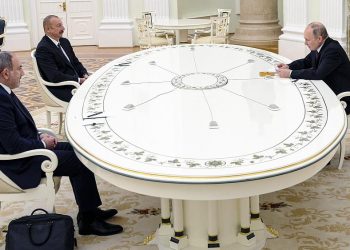 Aliyev ve Paşinyan’dan Brüksel görüşmesi öncesi nihai barış için olumlu mesajlar