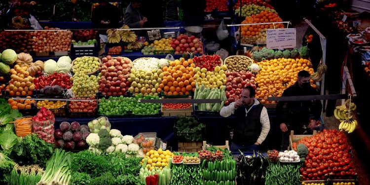 TÜİK yıllık enflasyonu yüzde 61,14 ENAG ise yüzde 142,63 olarak açıkladı