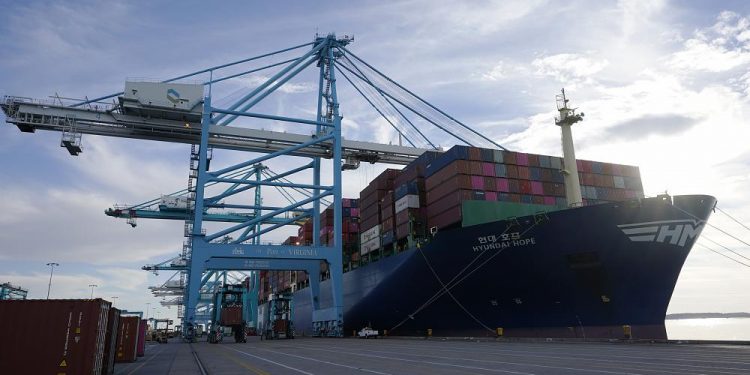 Dünya Ticaret Örgütü: Ukrayna’daki savaş 2022’de küresel ticaretin büyümesini yarıya düşürebilir