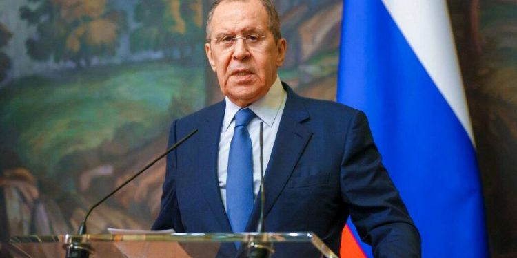 Lavrov: Ukrayna’ya garantör ülkelerden biri de Belarus olmalı