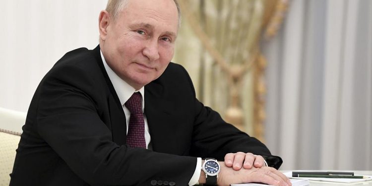 Rusya’daki tüm yatırımları yasaklayan ABD, Putin’in kızlarına yaptırım uygulayacak