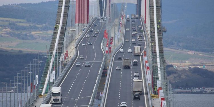 1915 Çanakkale Köprüsü’nden geçiş garantisi: Feribotla taşınan ve köprülerden geçen araç sayısı kaç?