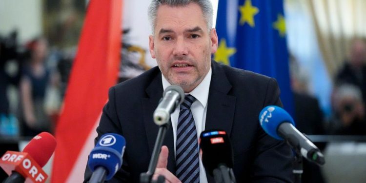 Putin’le yüz yüze görüşen Avusturya Başbakanı Nehammer, iyimser olmadığını söyledi