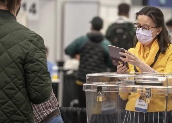 Fransa’da halk cumhurbaşkanlığı seçimleri için sandık başında