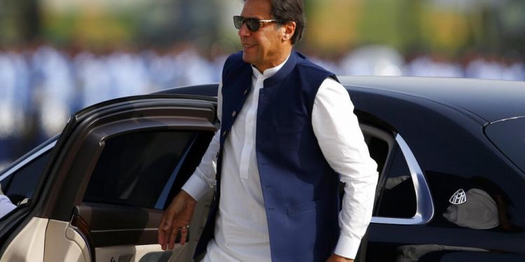 Pakistan’da güvensizlik oylaması: Başbakan Han, ‘Girişimin arkasında ABD var’