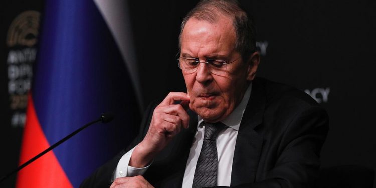 Lavrov: Ukrayna, İstanbul’da belirlenen hükümlerden sapan bir anlaşma taslağı sundu