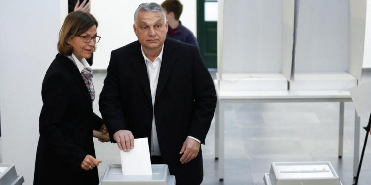 Macaristan’da kritik seçim: 6 partili ittifak Başbakan Orban’a karşı