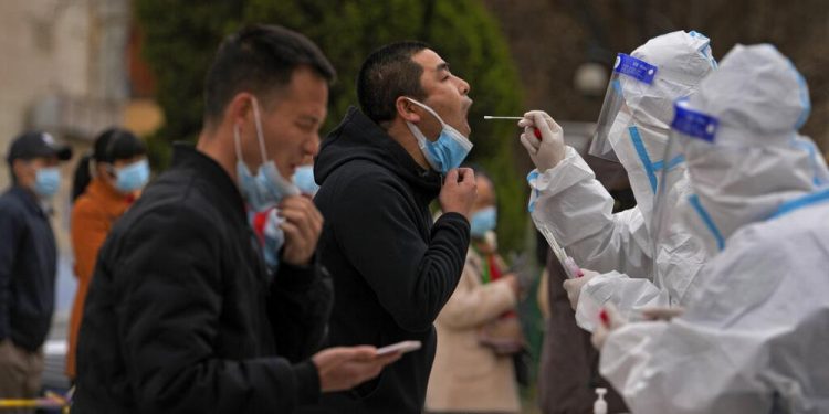 DSÖ: İki haftadır küresel Covid-19 vakaları ve ölümleri düşüşte