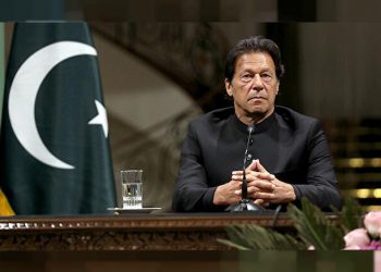 Pakistan’da siyasi kriz: Başbakan seçimi öncesi milletvekilleri istifa etti