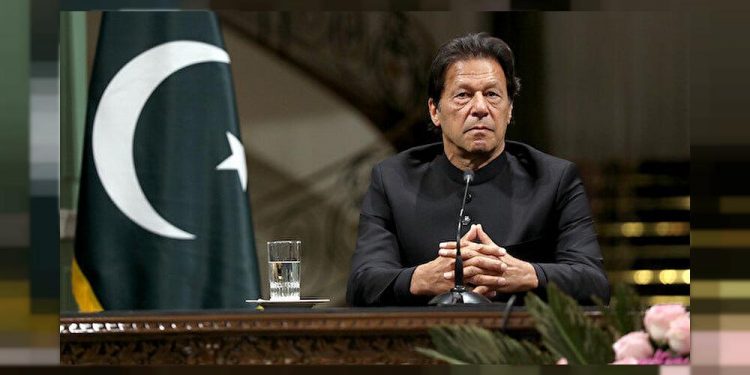 Pakistan’da siyasi kriz: Başbakan seçimi öncesi milletvekilleri istifa etti