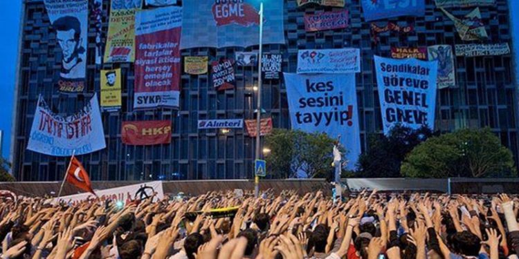 198 edebiyatçıdan ortak 'Gezi' açıklaması:  Oradaydık, hâlâ oradayız