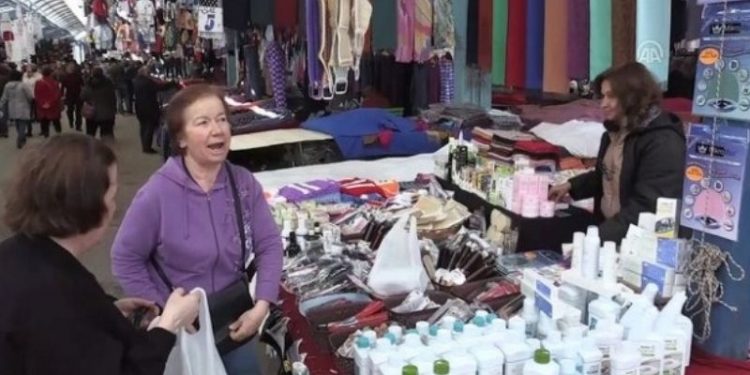 3 ayda Edirne'ye 500 bin kişi akın etti: Aldıklarını taşımakta zorlanıyorlar