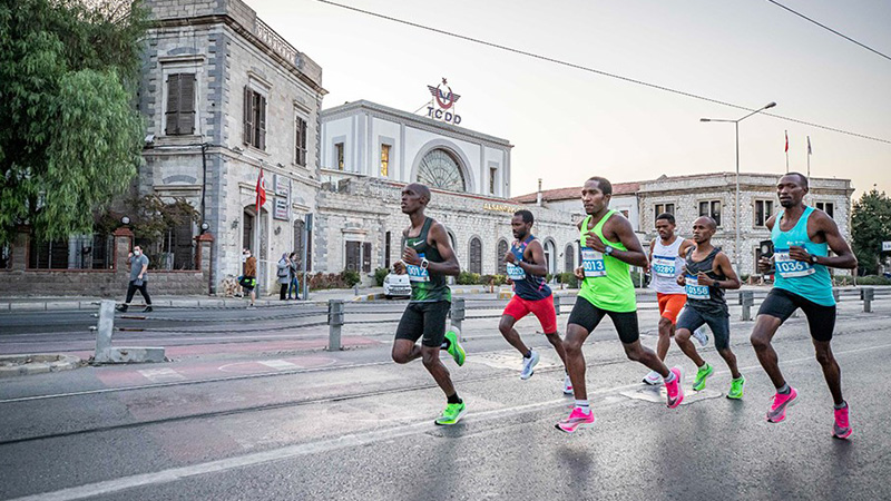 3. Uluslararası İzmir Maratonu start alıyor