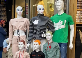 40 yıllık Mahmutpaşa sahte ürün pazarına döndü